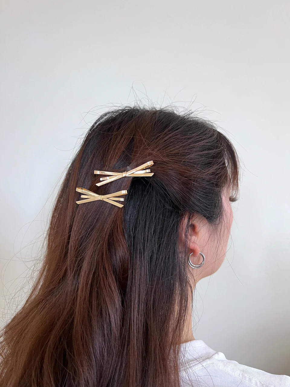 2pc Minimalist Gold Bow Bobby Pin Hair Clip Set - Image 3