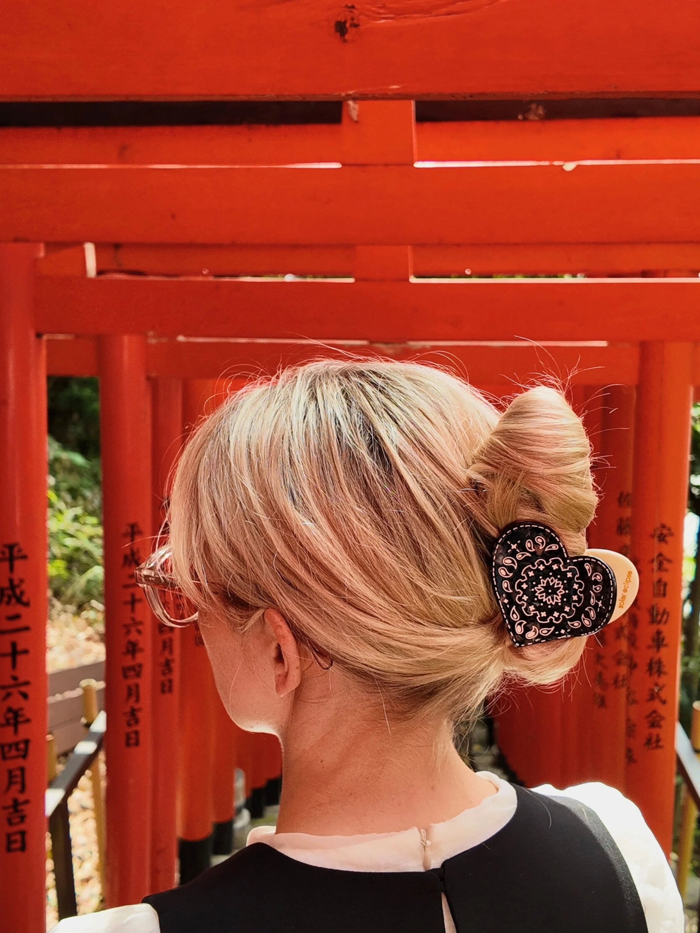 Hand-painted Paisley Heart Hair Claw Clip | Eco-Friendly - Image 4