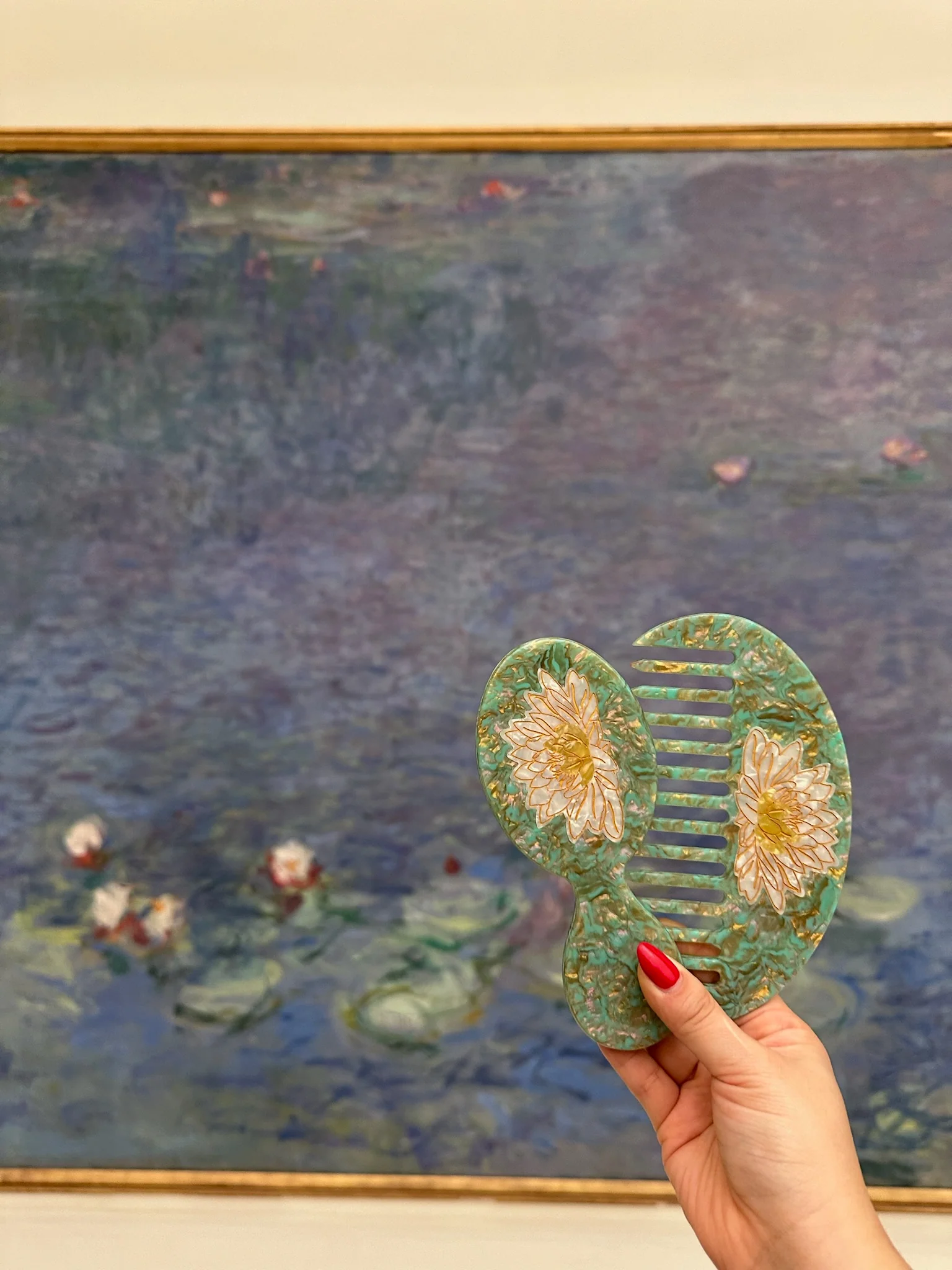 Hand-painted Waterlily Gua Sha Treatment Hair Comb | Eco-Friendly - Image 3